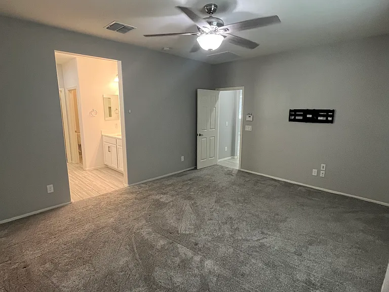 21013 W Almeria Rd — Photo 33
