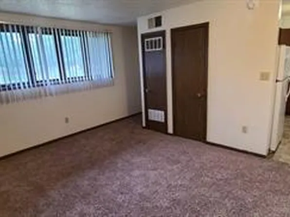 20 N 10th Ave. Hiawatha - Parklawn Apts