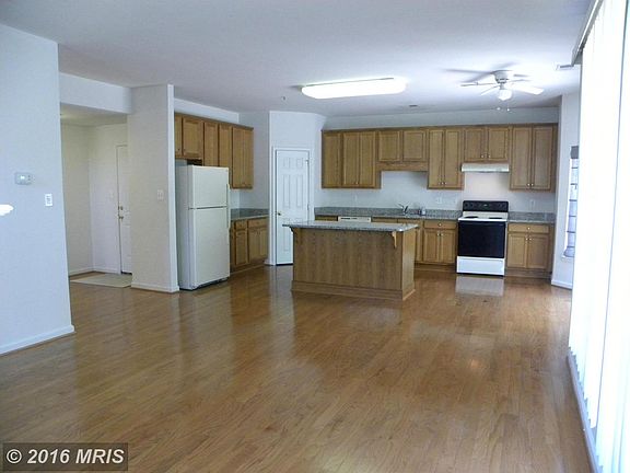 5th image of 23447 Dahlia Cir