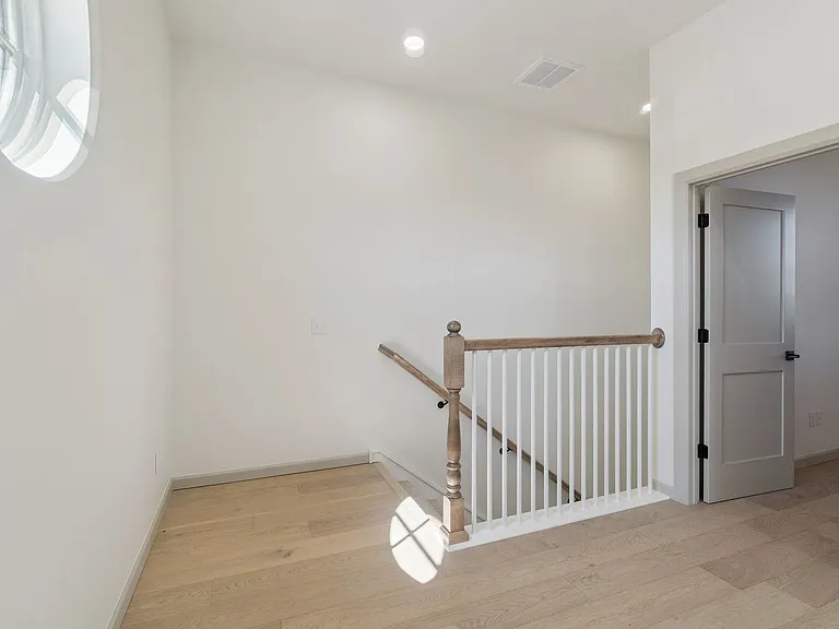 18835 Selah Way — Photo 28