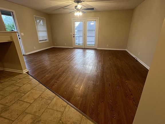3rd image of 1419 Hillwood Dr #A