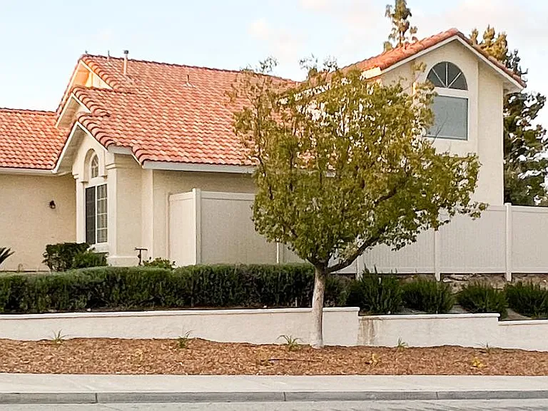 8558 Sandhill Dr — Photo 2