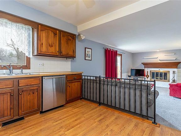 5th image of 764 Bedford Ave