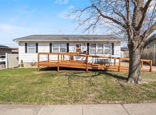133 Wesley Dr NW, Cedar Rapids, IA 52405
