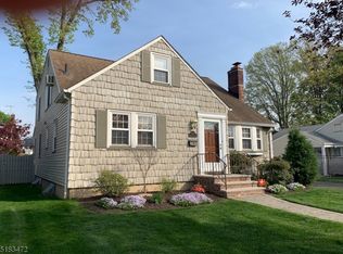 125 Rosewood Ter, Linden, NJ 07036