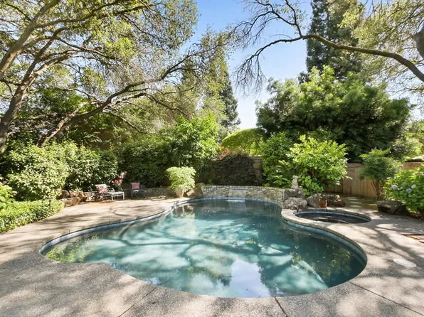 11473 Huntington Village Ln, Gold River, CA 95670