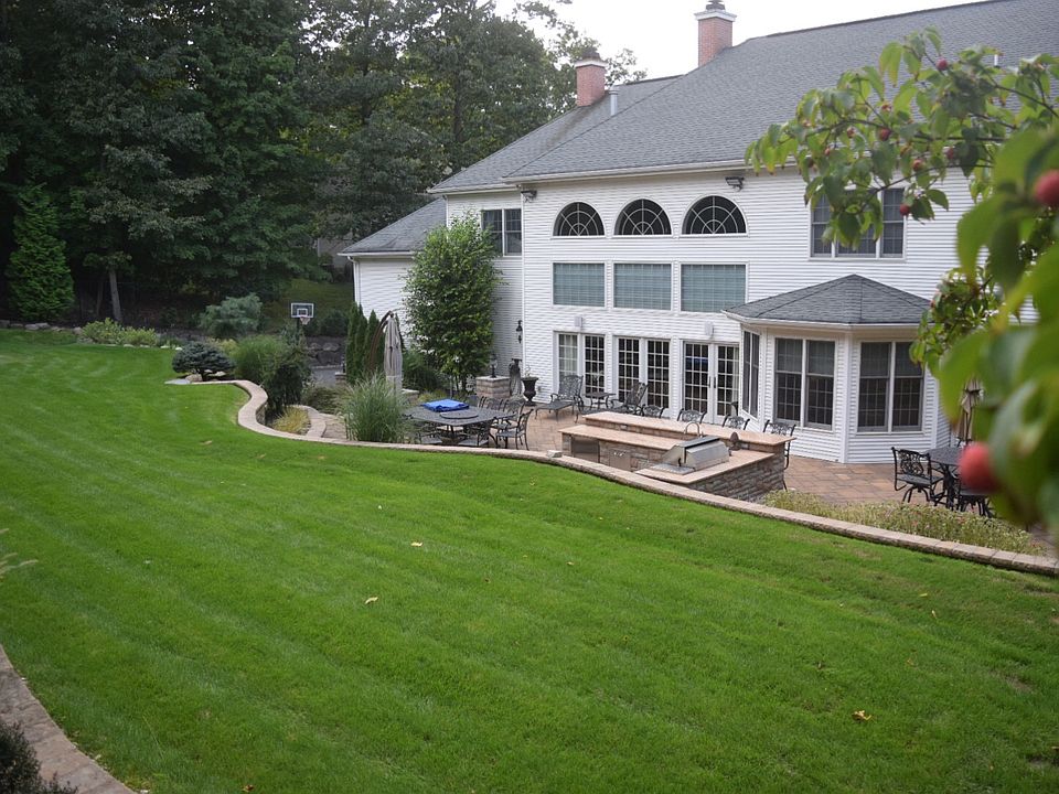 2nd image of 6 Skyview Rd