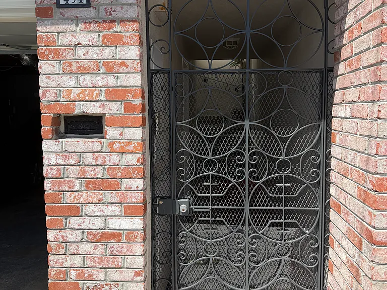 494 Florence St — Photo 13