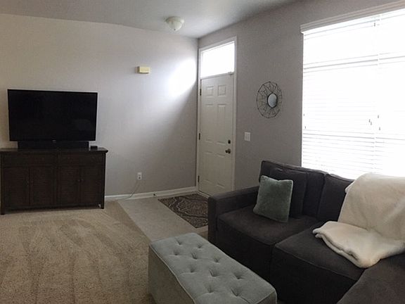 4th image of 42545 Park Cresent Dr