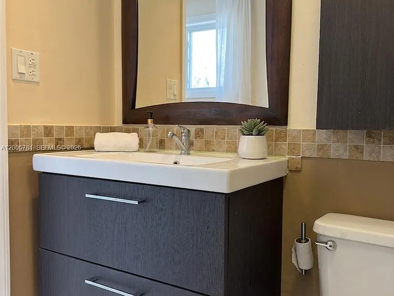 3052 SW 27th Ave #204 — Photo 21