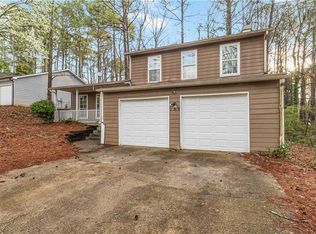 759 Greenhedge Dr, Stone Mountain, GA 30088
