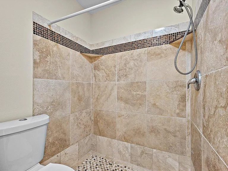 144 Deerfield Ct — Photo 17