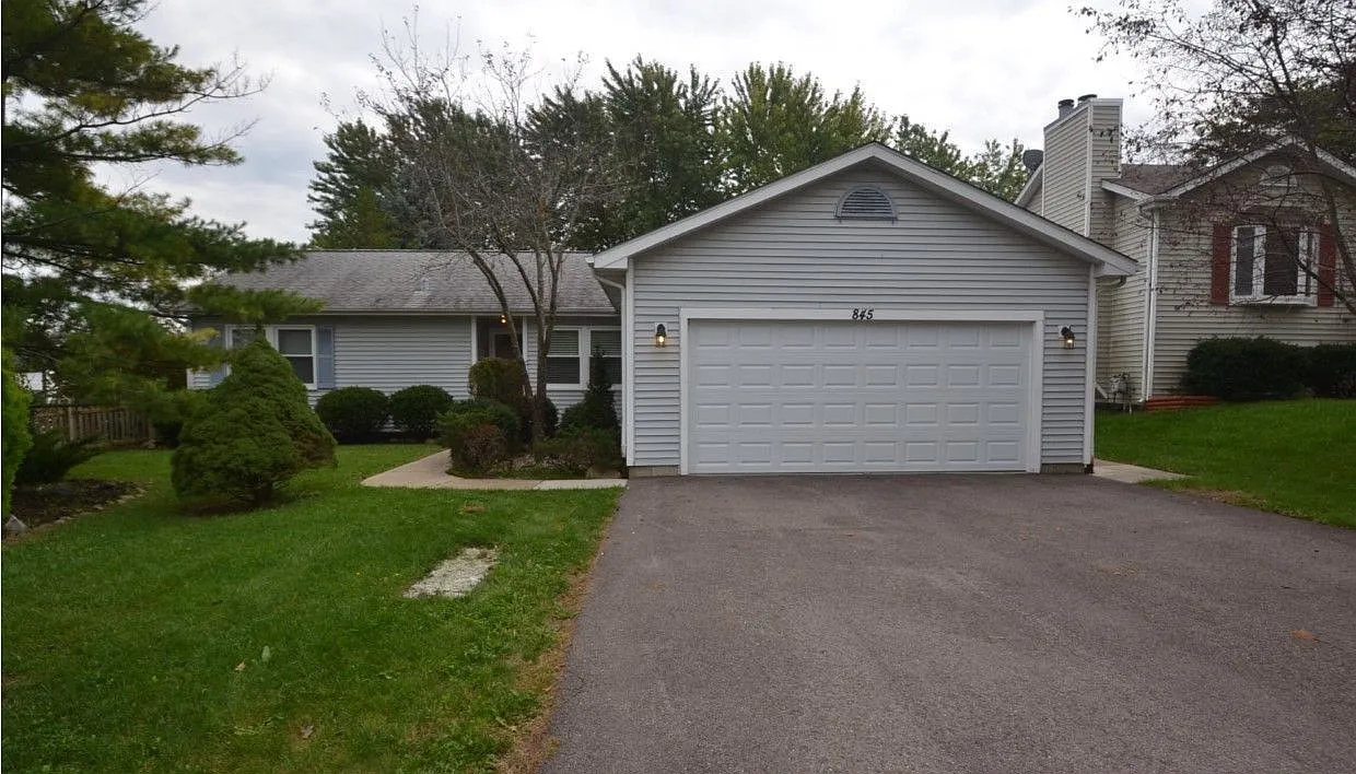 845 Pine Hill Dr photo 1