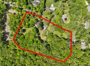 12 Lords Hwy E, Weston, CT 06883