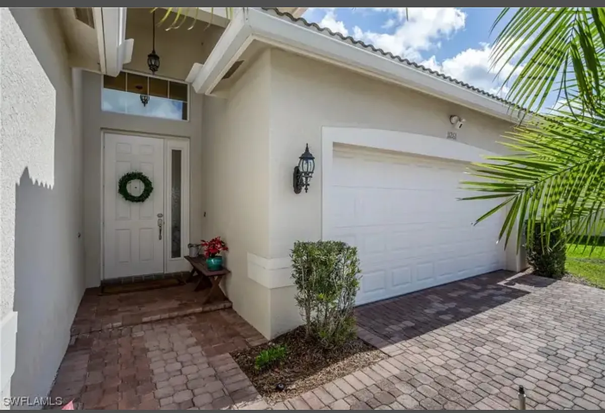 Building Photo - 11261 Sparkleberry Dr