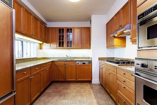 Rented by Town Residential | media 10