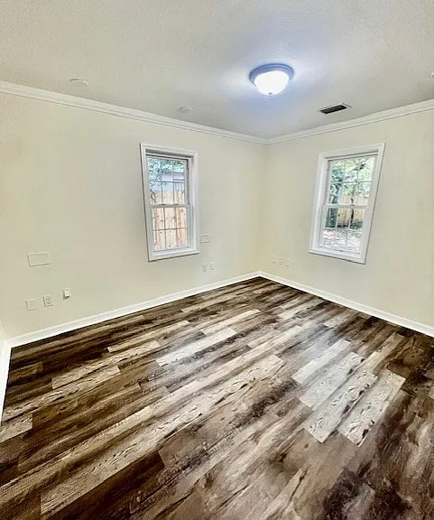 144 N Keech St — Photo 5