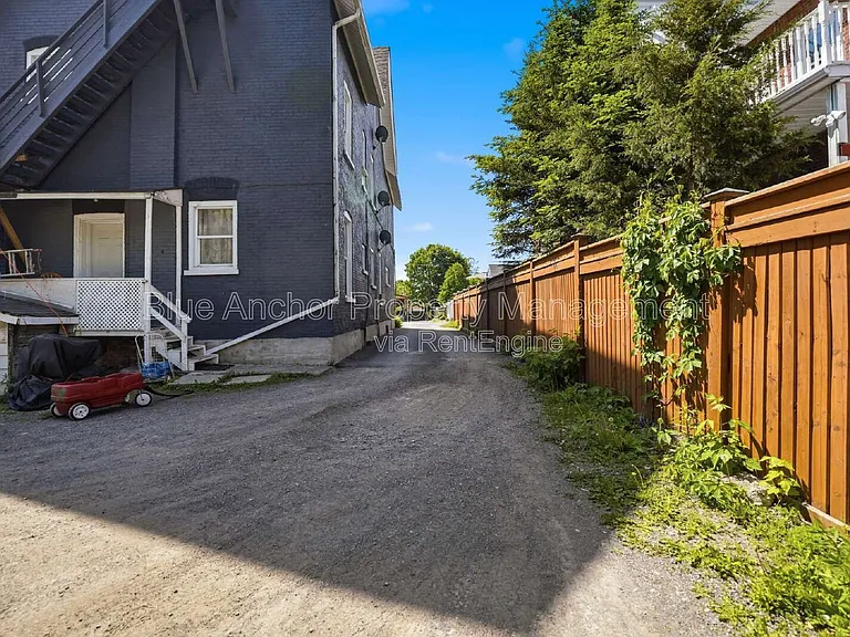 114 King St #2 — Photo 16
