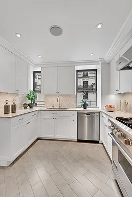 Sold by Compass | media 6