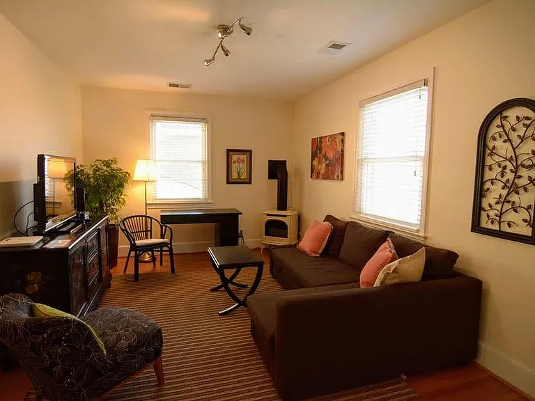 1034 N Edgewood St #2 — Photo 3