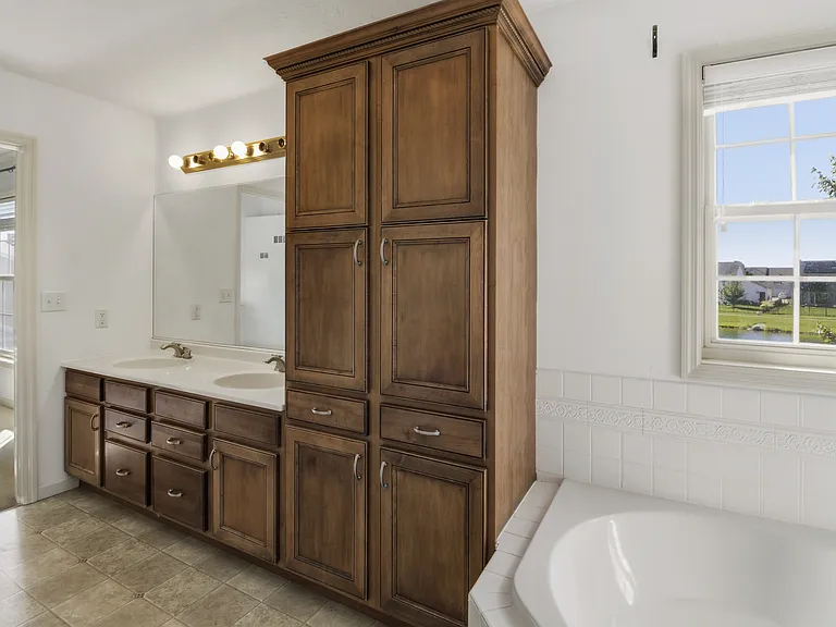 3921 Trailway Dr — Photo 13