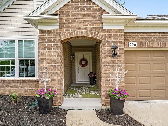 2nd image of 556 Heritage Woods Dr
