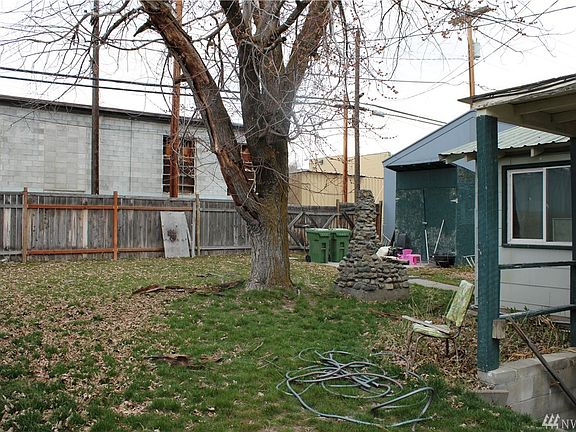 3rd image of 422 1st Ave S