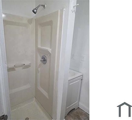 5th image of 34159 Decatur Ct