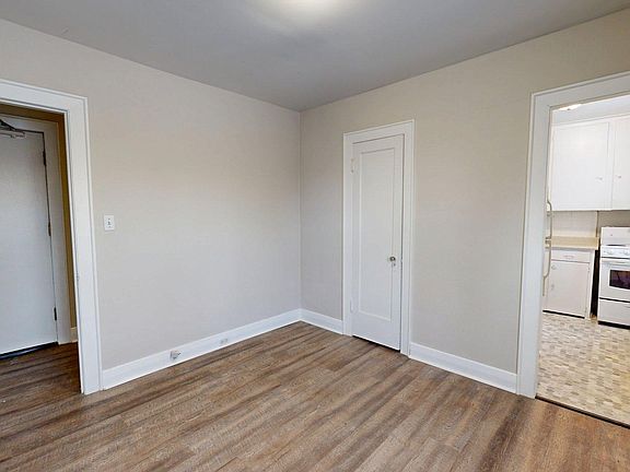 3rd image of 26 Craig St #3
