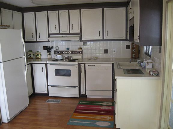 2nd image of 137 Royal Palm Dr