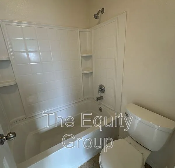 4203 W Walnut Ave #C — Photo 15