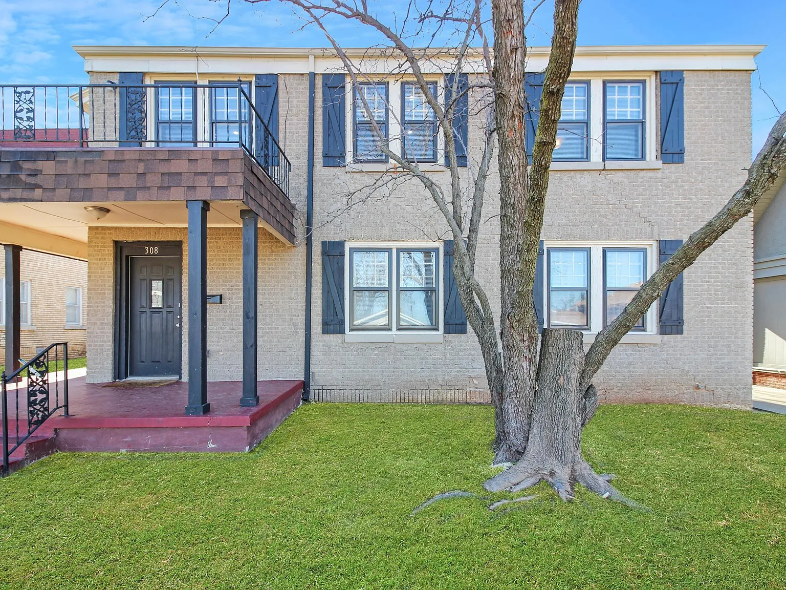 2 bed, 1000 sqft, $1,300 — Photo 2