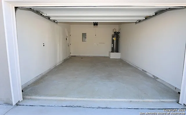 2203 Lynwood Bnd #101 — Photo 15