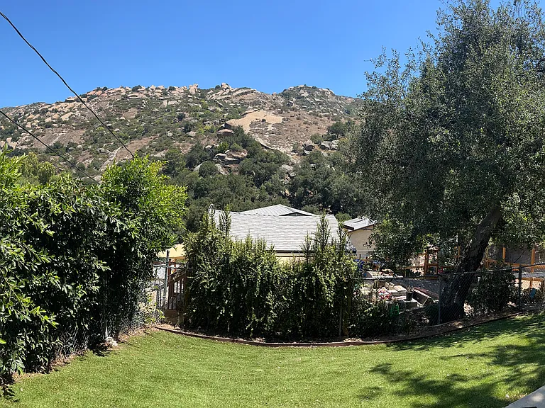 1068 Alta Vista Rd — Photo 8