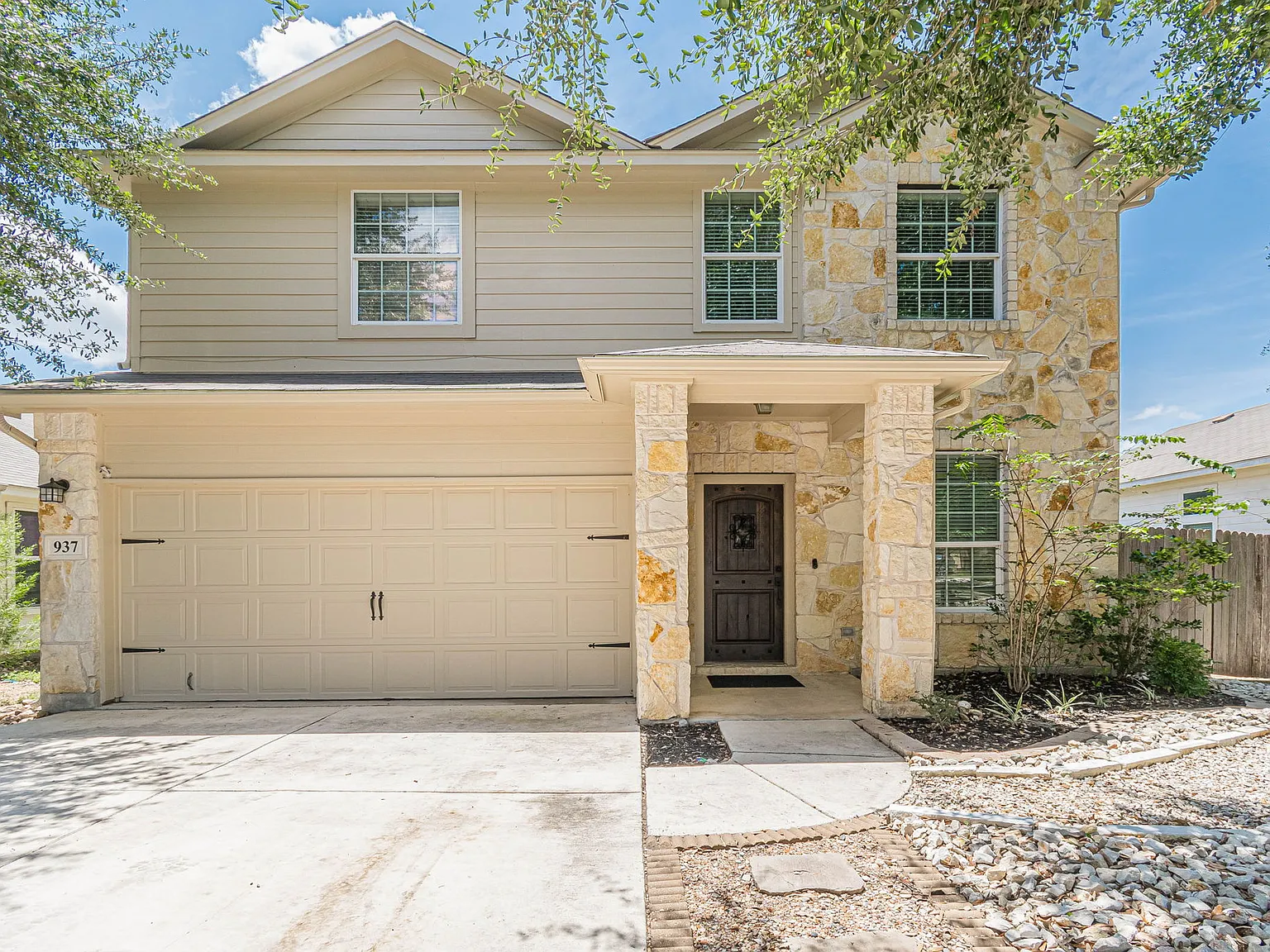 4 bed, 3.5 bath, 2882 sqft, $2,799 — Photo 1