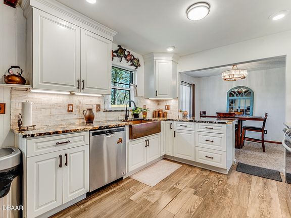 3rd image of 1119 Parkside Dr