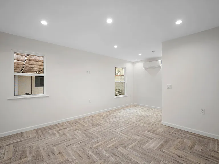 1560 Ridgeway Dr — Photo 31