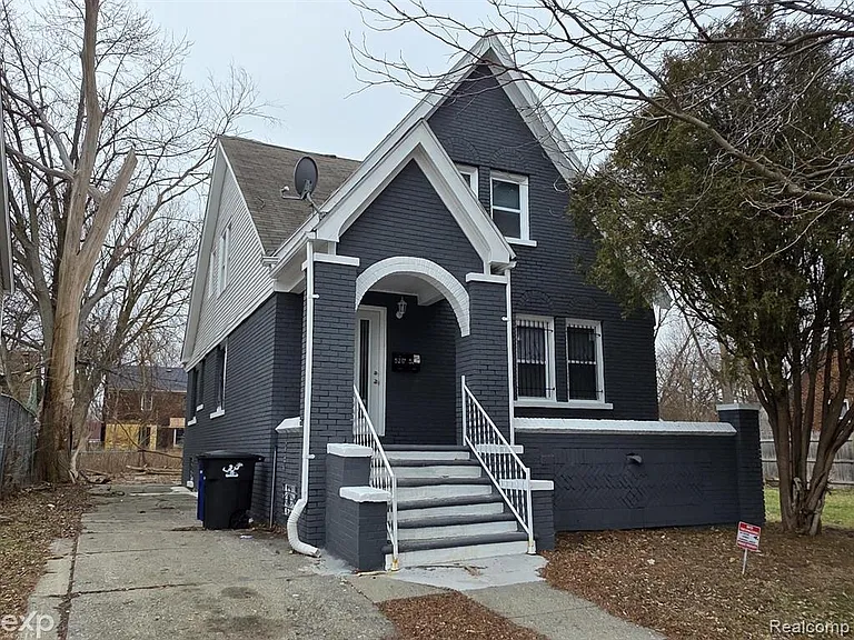 5217 Lakeview St — Photo 3