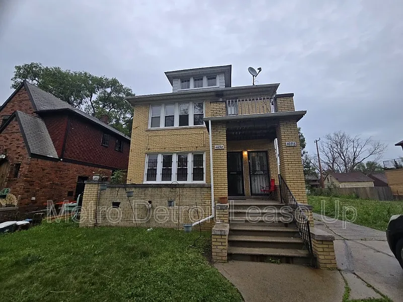 3 bed, 1.0 bath, $1,200 — Photo 1