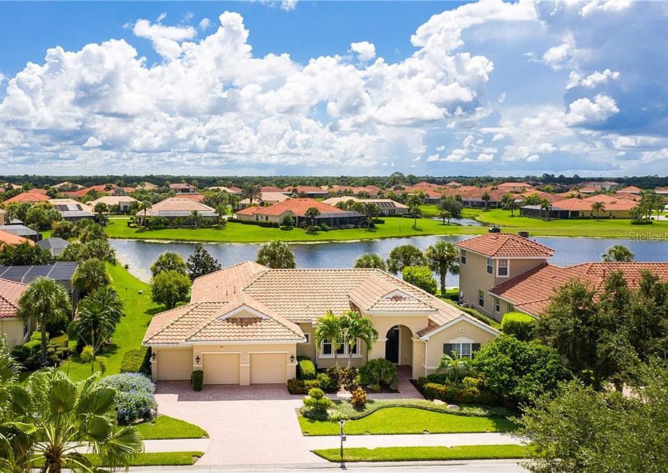 1st image of 294 Pesaro Dr