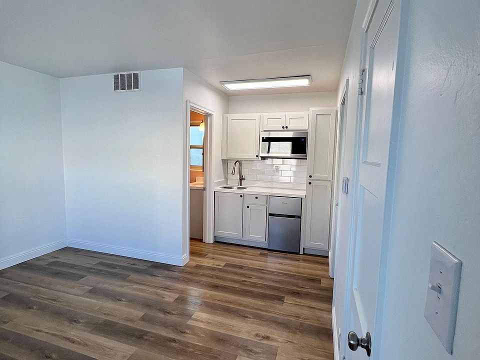 1st image of 1828 Victorian Ave Unit 1