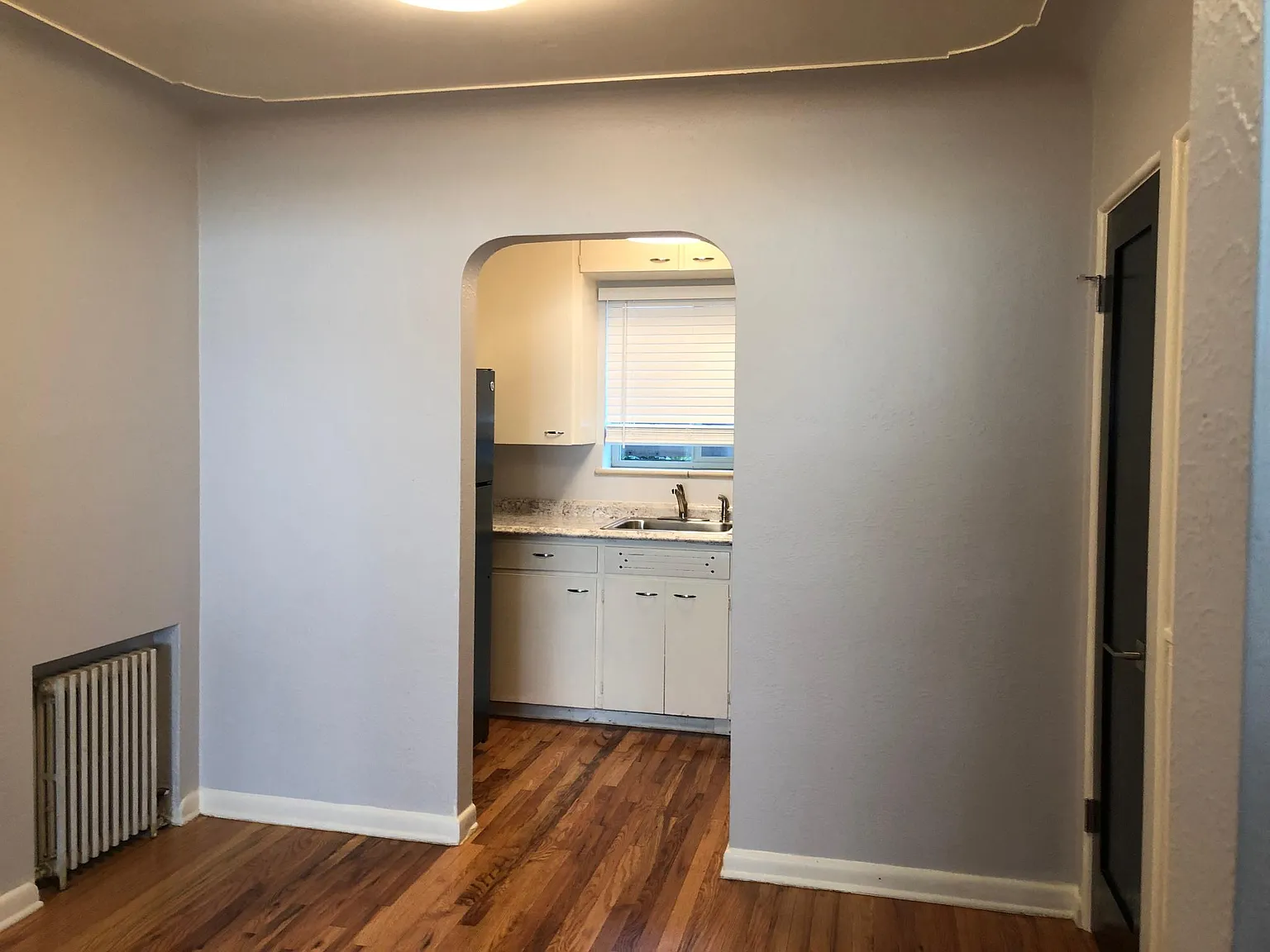 2 bed, 900 sqft, $1,600 — Photo 3