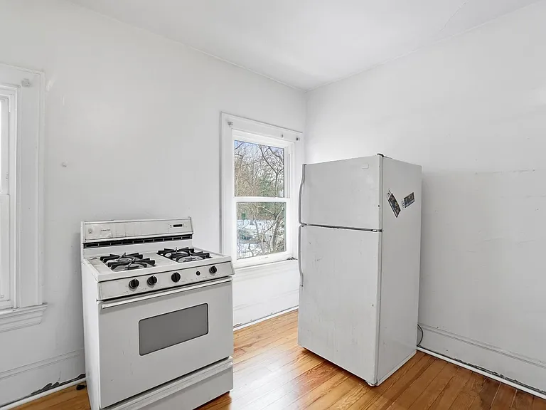 3523 Clifton Ave — Photo 8