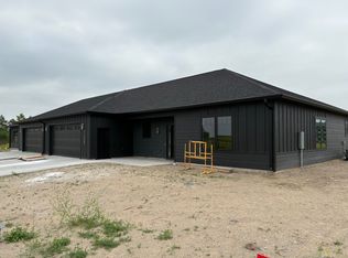 708 46th St E, Williston, ND 58801