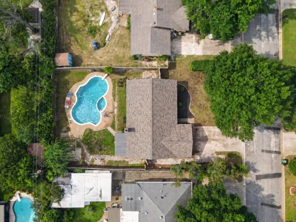 6724 Bartay Dr, North Richland Hills, TX 76182