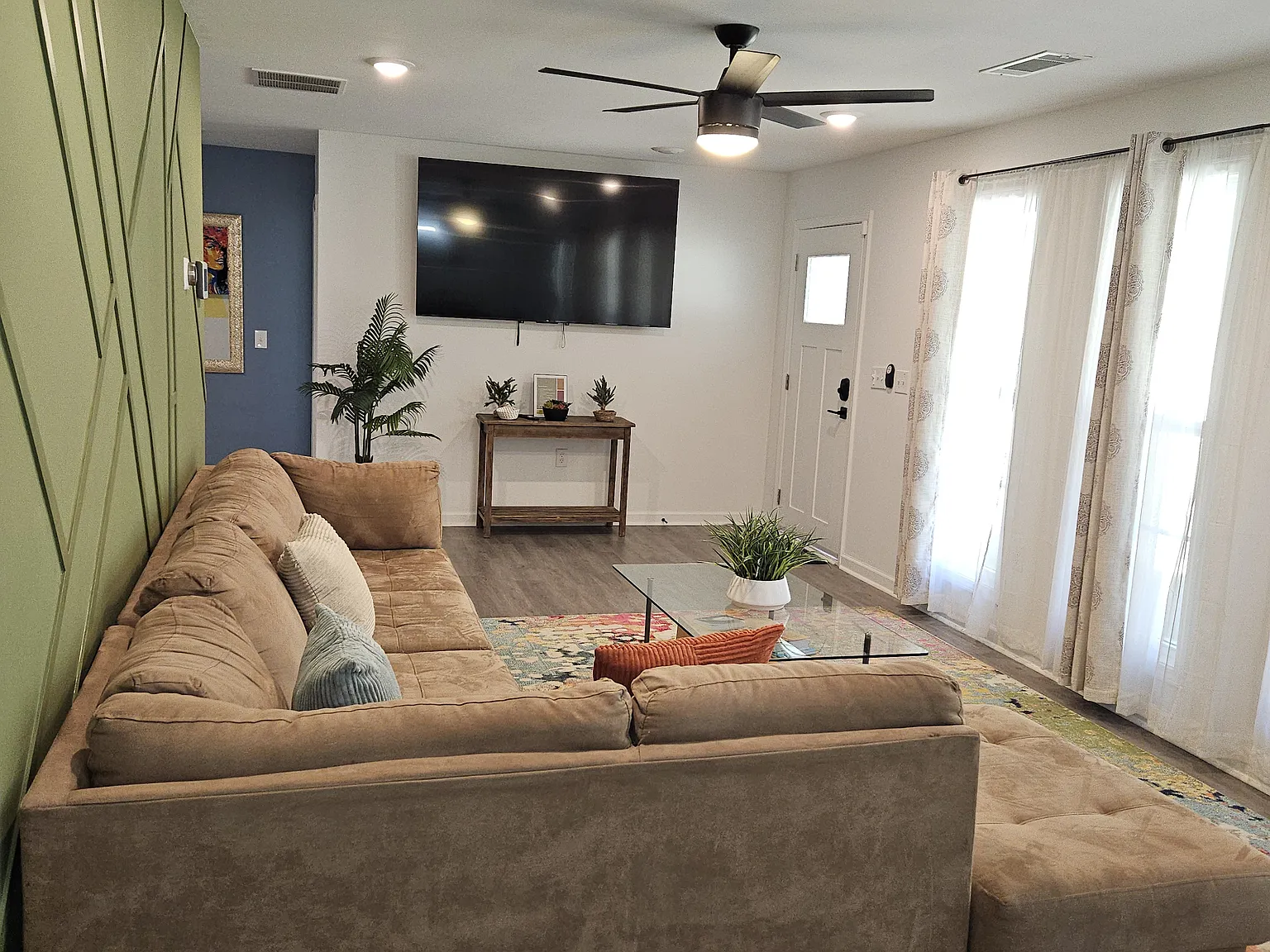 3 bed, 1500 sqft, $2,900 — Photo 2