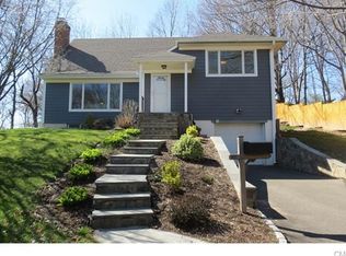 12 Willow St, Norwalk, CT 06851