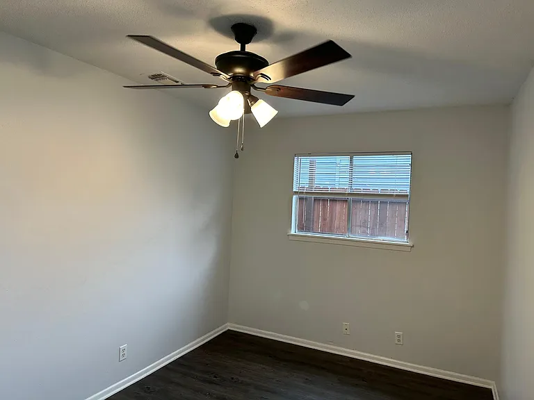 7211 Westglade Dr — Photo 13