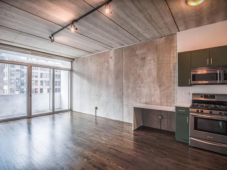 630 N Franklin St #507 — Photo 4