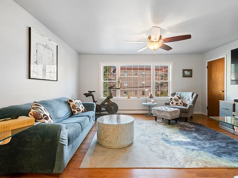 290 Randolph Ave #2 — Photo 7
